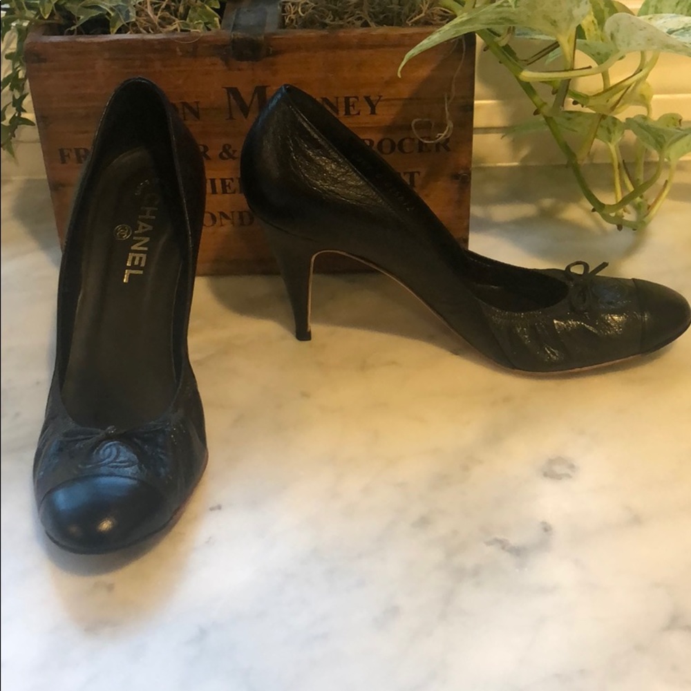 Chanel Grey Pumps
